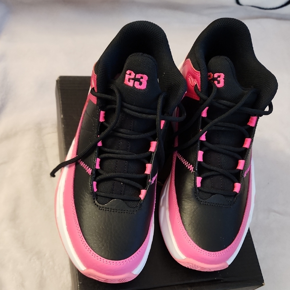 NEW Jordan Max Aura 3 Leather Basketball Shoes - 5.5Y